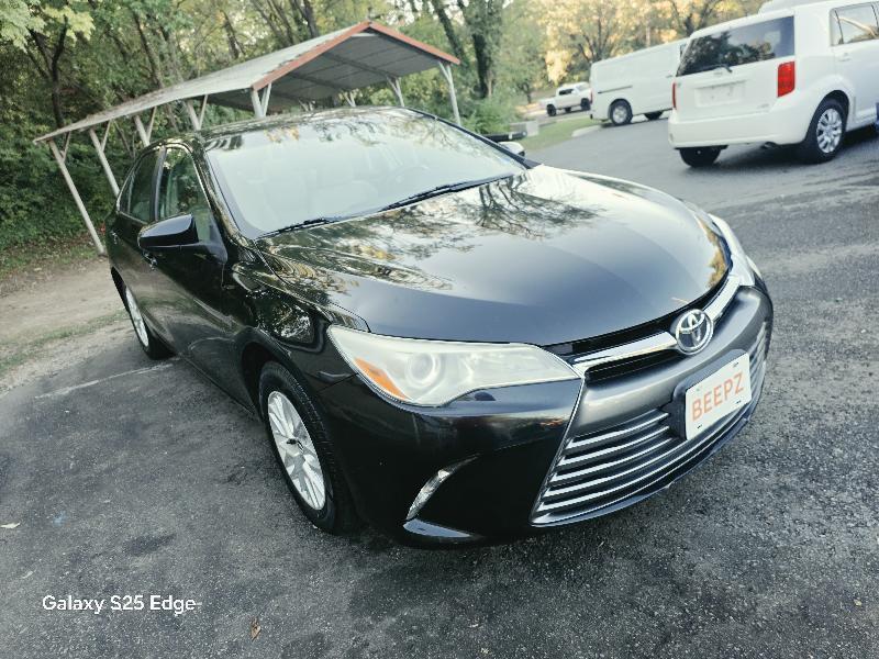 Toyota Camry 4dr Sdn LE Auto 2017