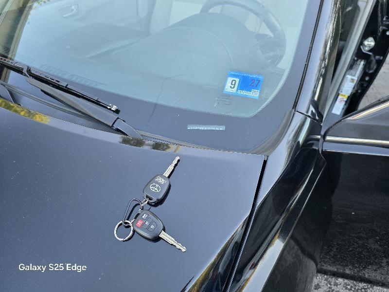 Toyota Camry 4dr Sdn LE Auto 2017