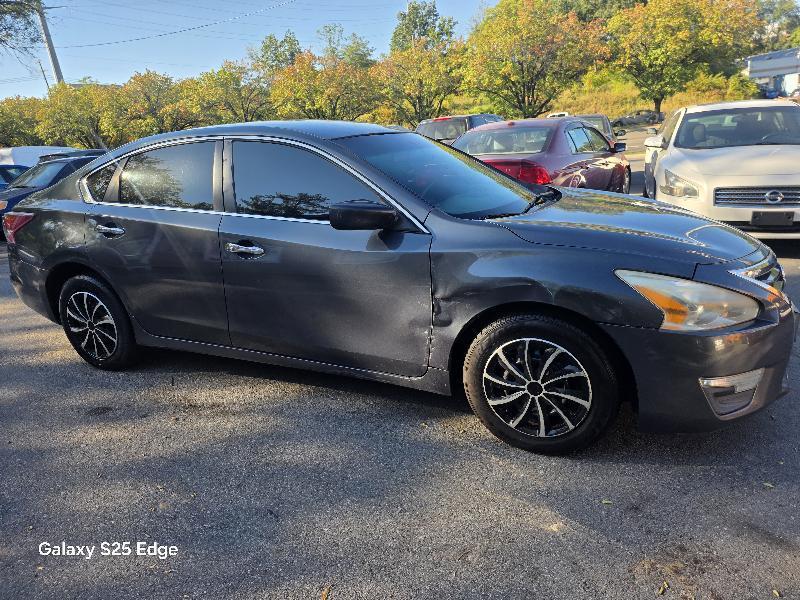 Nissan Altima 2.5 S 2013