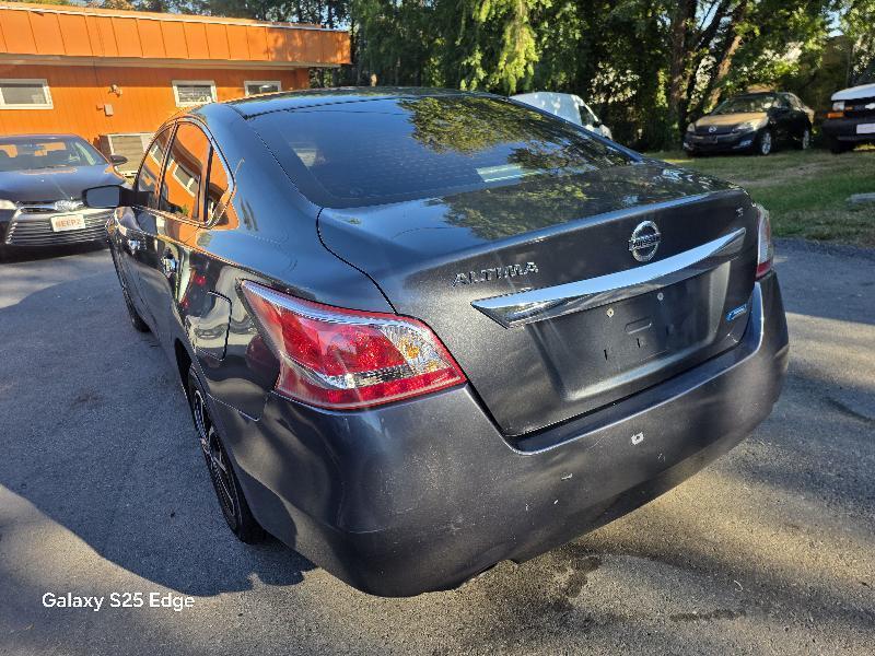 Nissan Altima 2.5 S 2013