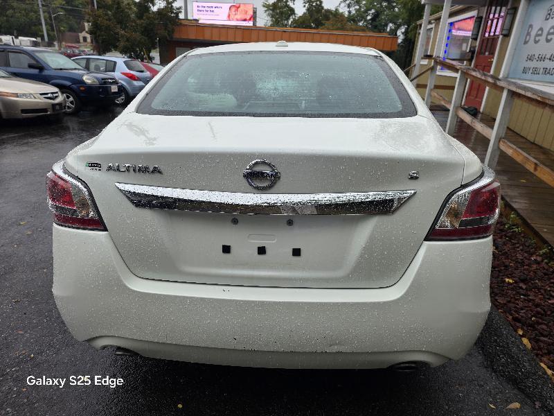 Nissan Altima 2.5 S 2015