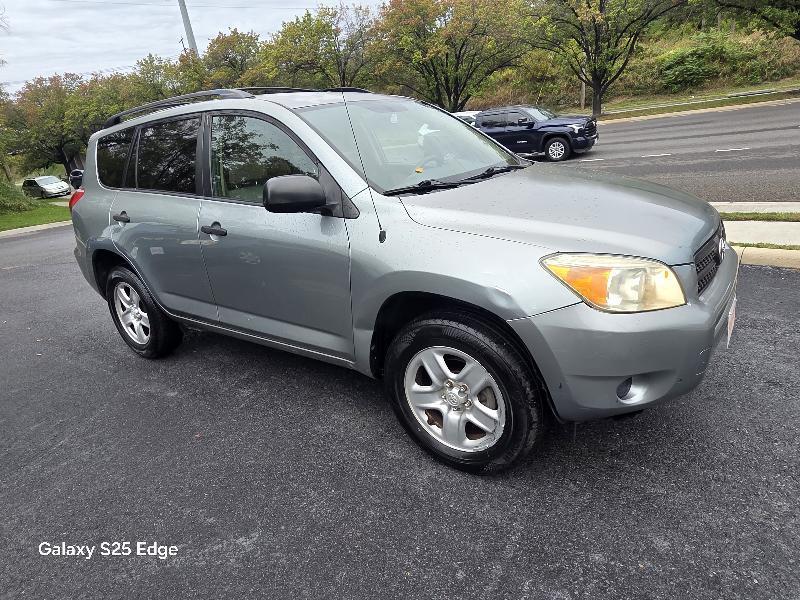Toyota RAV4 Base V6 2WD 2006