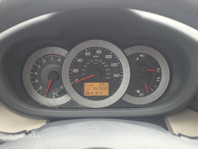 Toyota RAV4 Base V6 2WD 2006