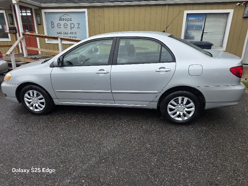 Toyota Corolla 4dr Sdn LE Auto 2005