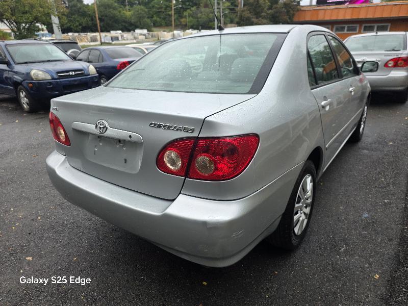 Toyota Corolla 4dr Sdn LE Auto 2005