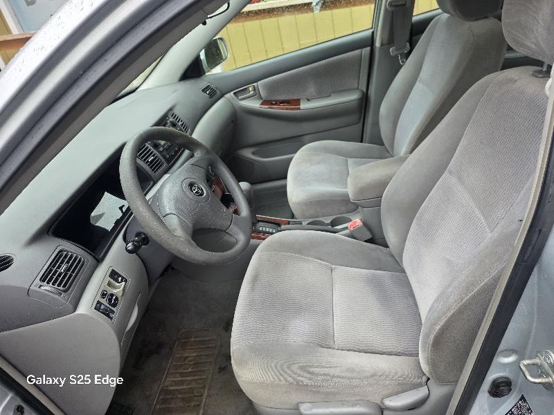 Toyota Corolla 4dr Sdn LE Auto 2005