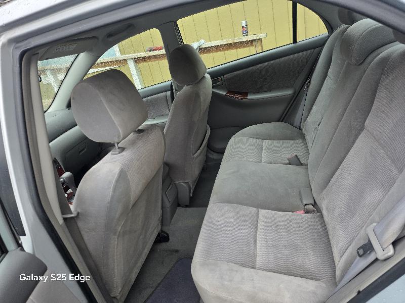 Toyota Corolla 4dr Sdn LE Auto 2005