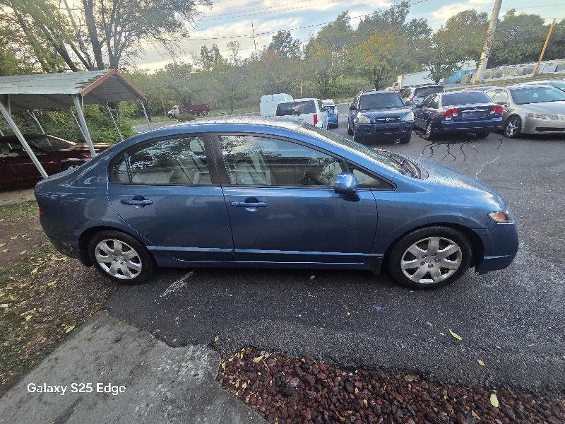 Honda Civic 4dr Sdn LX Auto 2010
