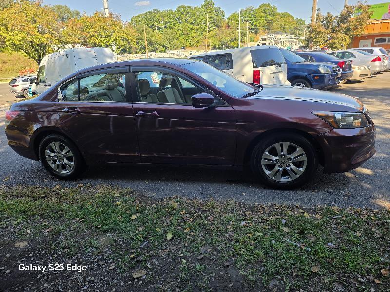 Honda Accord LX-P Sedan AT 2011
