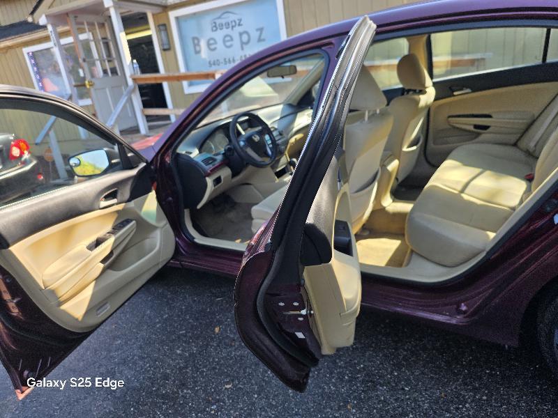 Honda Accord LX-P Sedan AT 2011