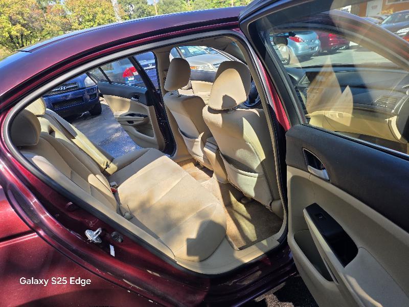 Honda Accord LX-P Sedan AT 2011