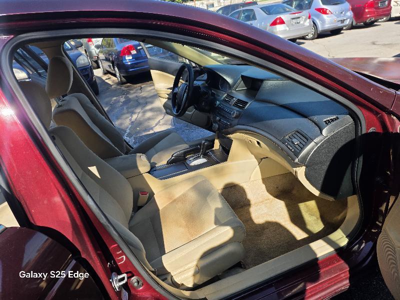 Honda Accord LX-P Sedan AT 2011
