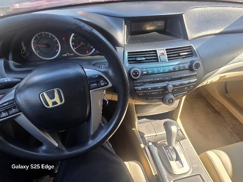 Honda Accord LX-P Sedan AT 2011