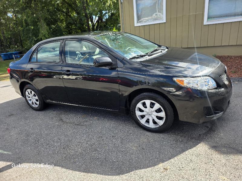 Toyota Corolla 4dr Sdn LE Auto 2010