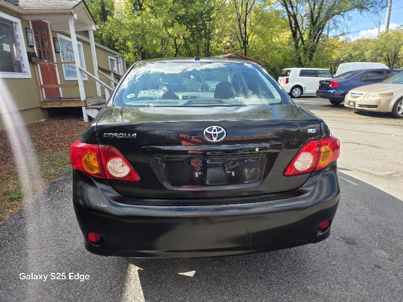 Toyota Corolla 4dr Sdn LE Auto 2010