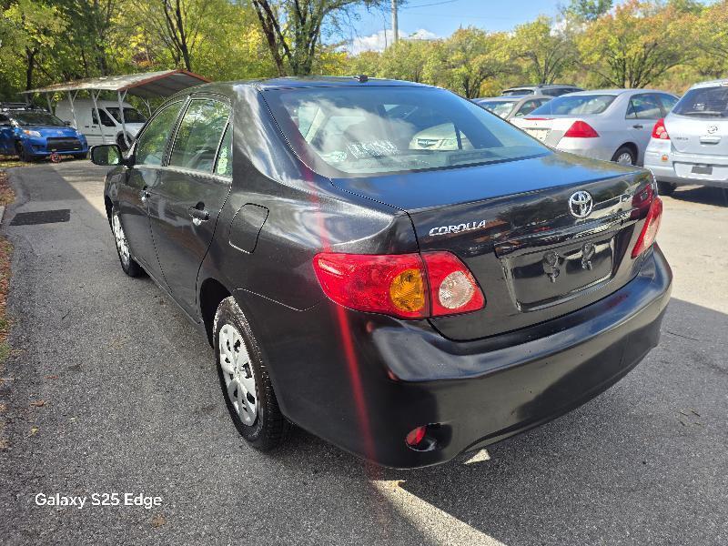 Toyota Corolla 4dr Sdn LE Auto 2010