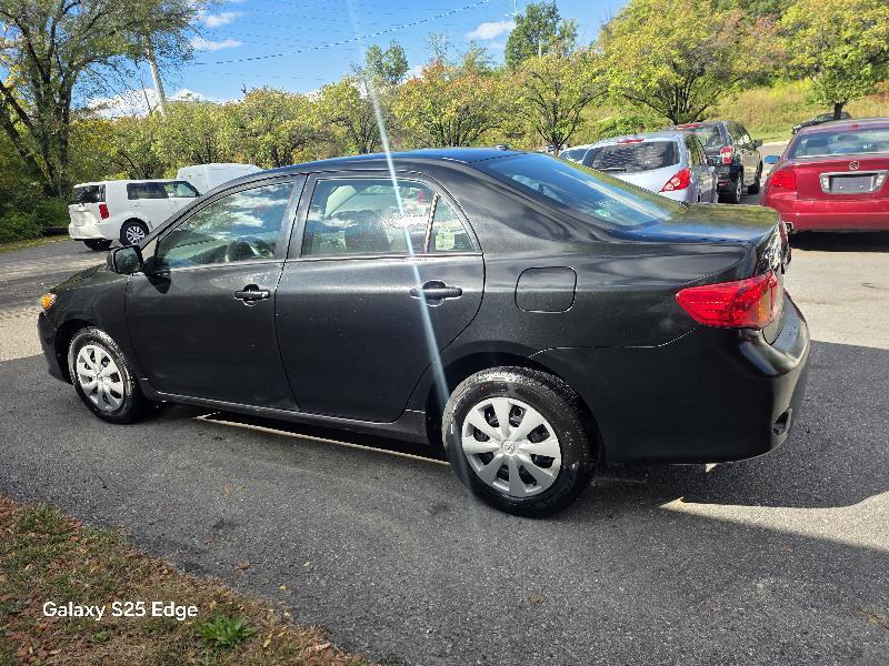 Toyota Corolla 4dr Sdn LE Auto 2010