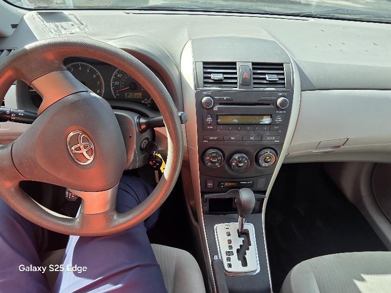 Toyota Corolla 4dr Sdn LE Auto 2010