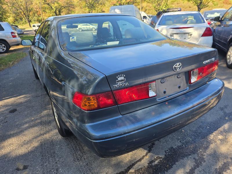Toyota Camry XLE 2001