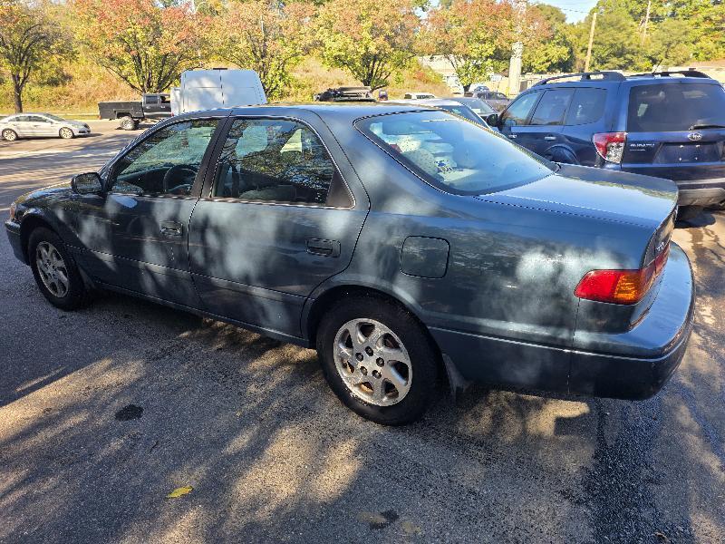 Toyota Camry XLE 2001