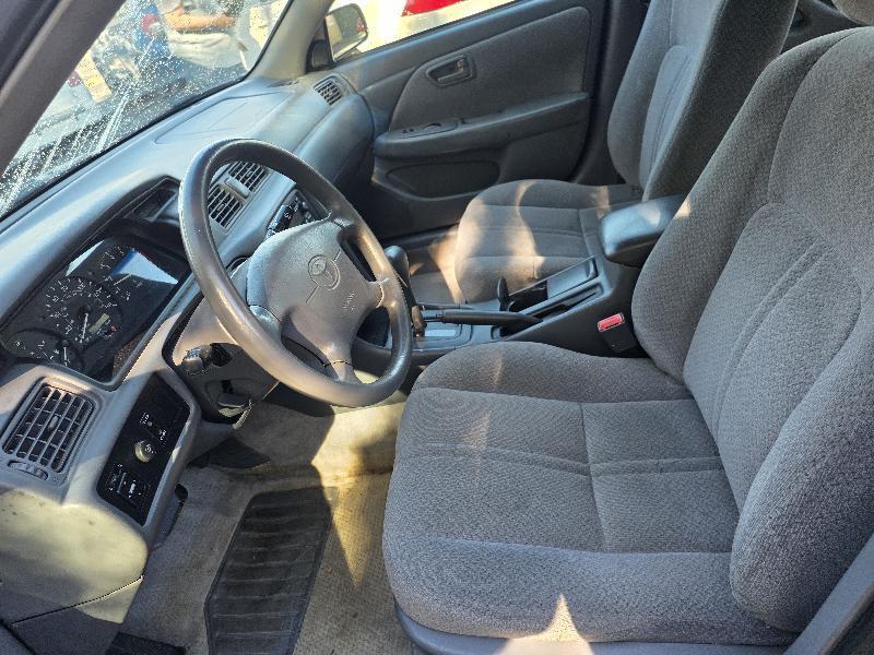 Toyota Camry XLE 2001