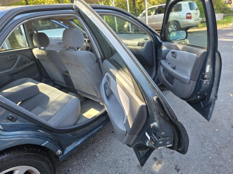 Toyota Camry XLE 2001
