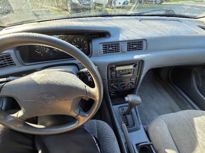 Toyota Camry XLE 2001