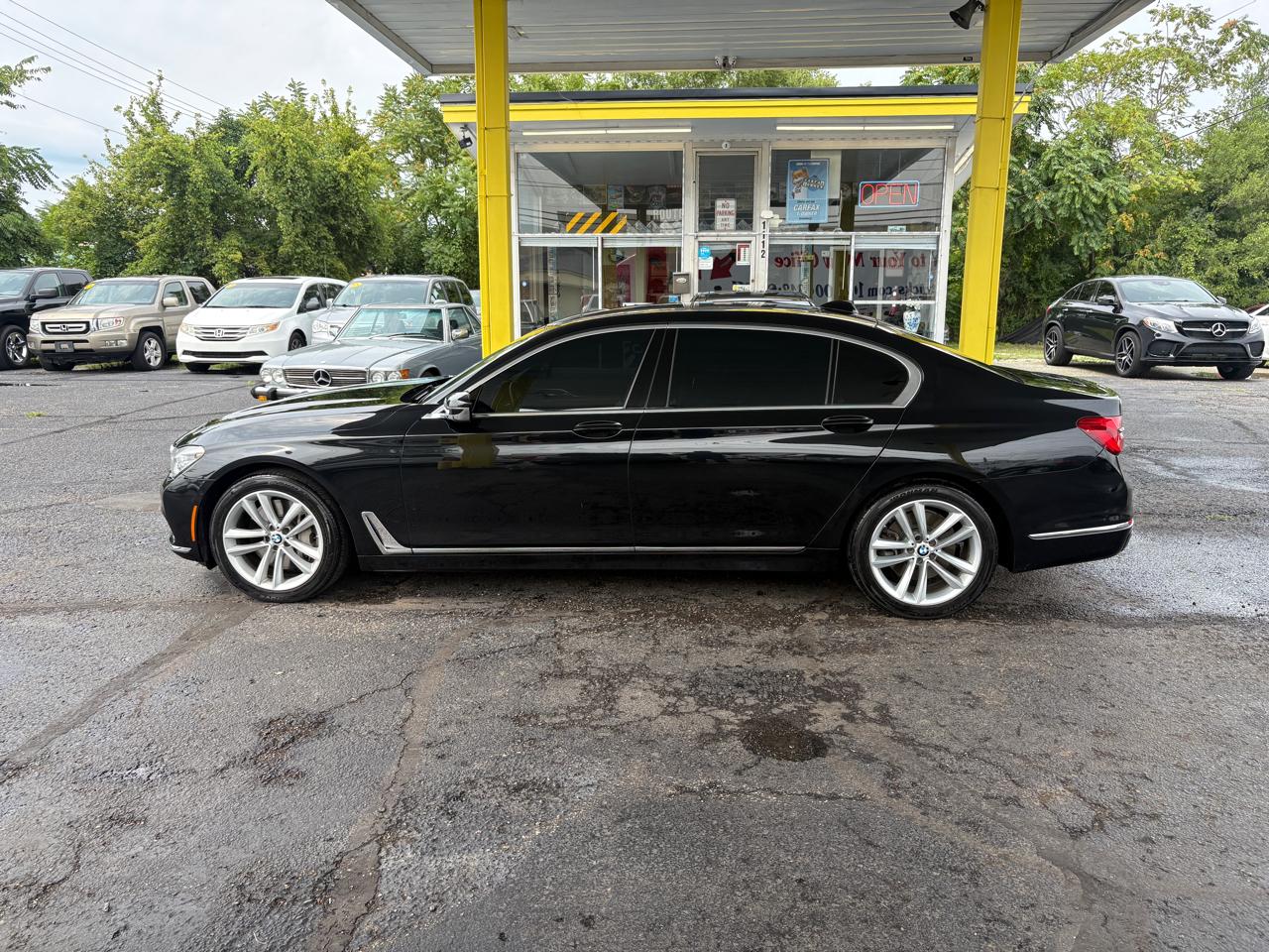 BMW 7-Series  2016