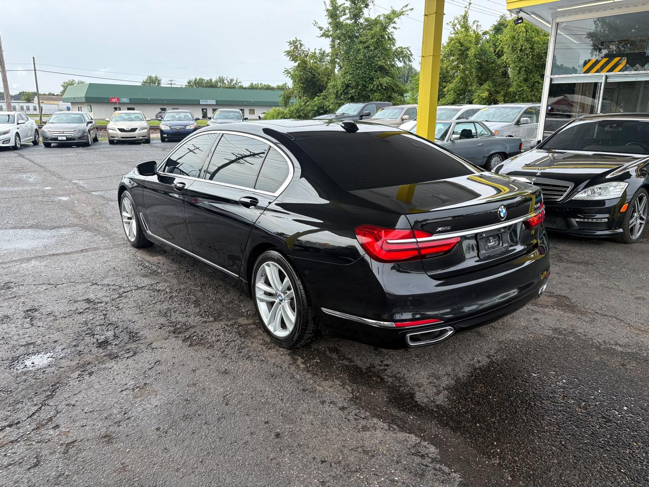 BMW 7-Series  2016