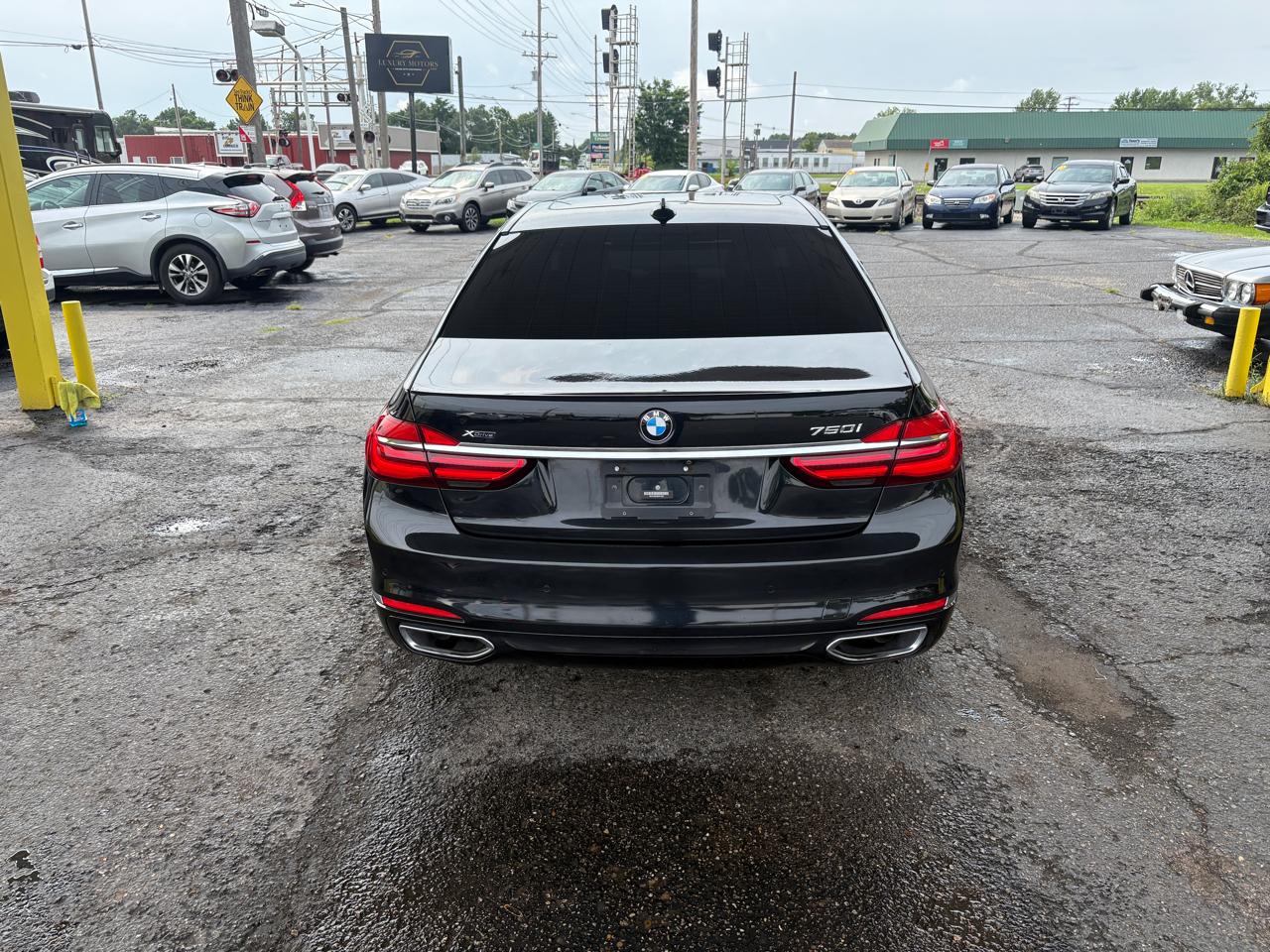 BMW 7-Series  2016