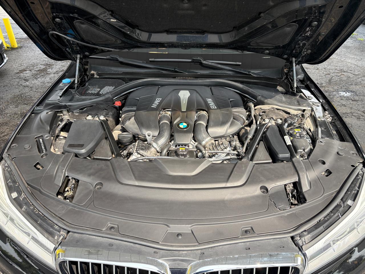 BMW 7-Series  2016