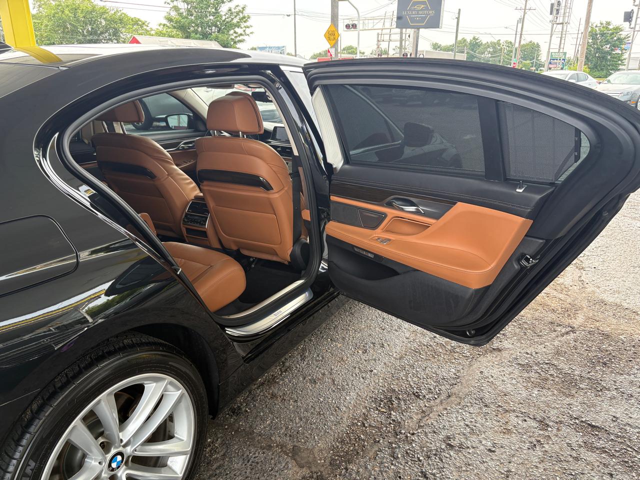 BMW 7-Series  2016