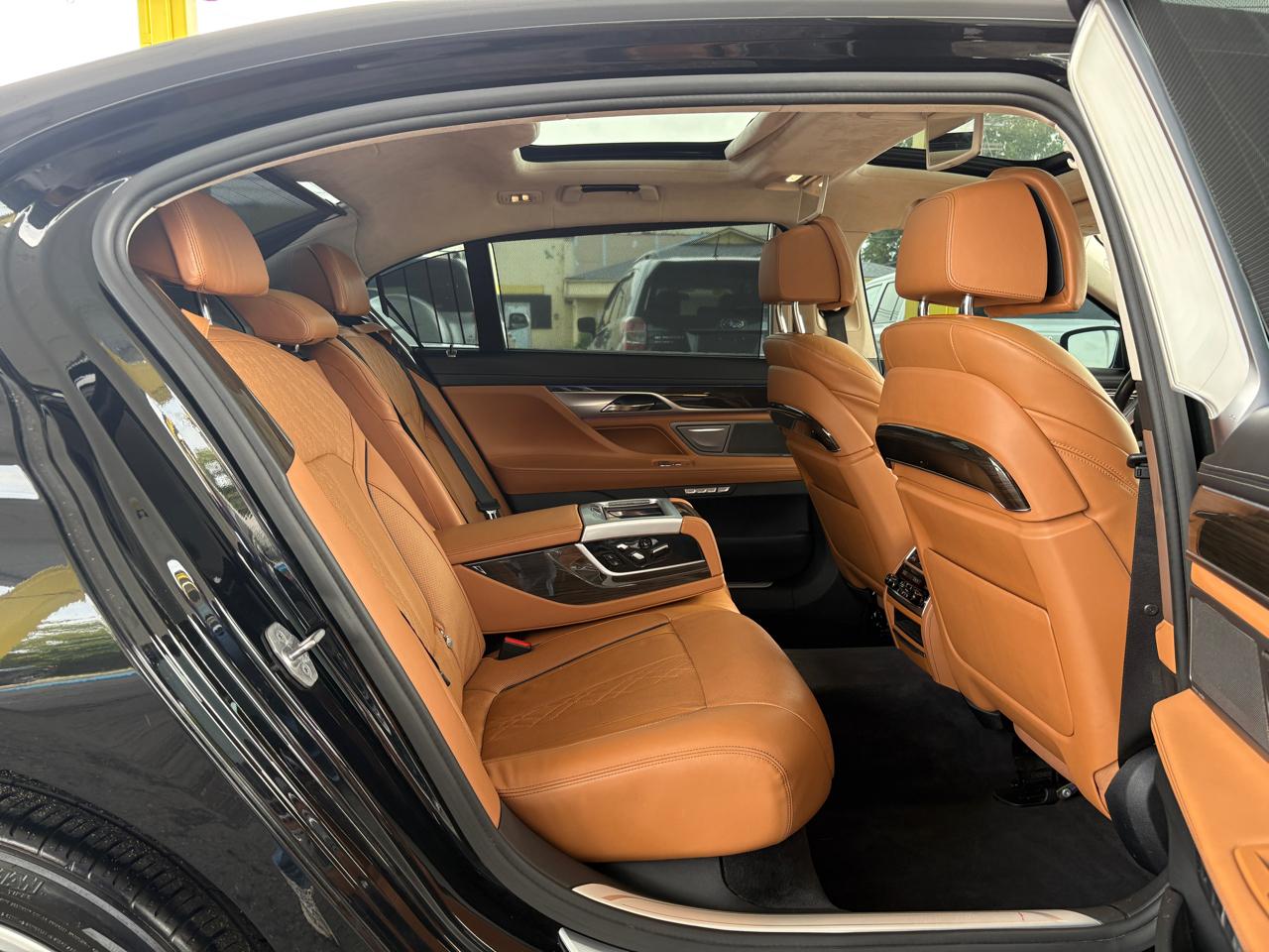BMW 7-Series  2016
