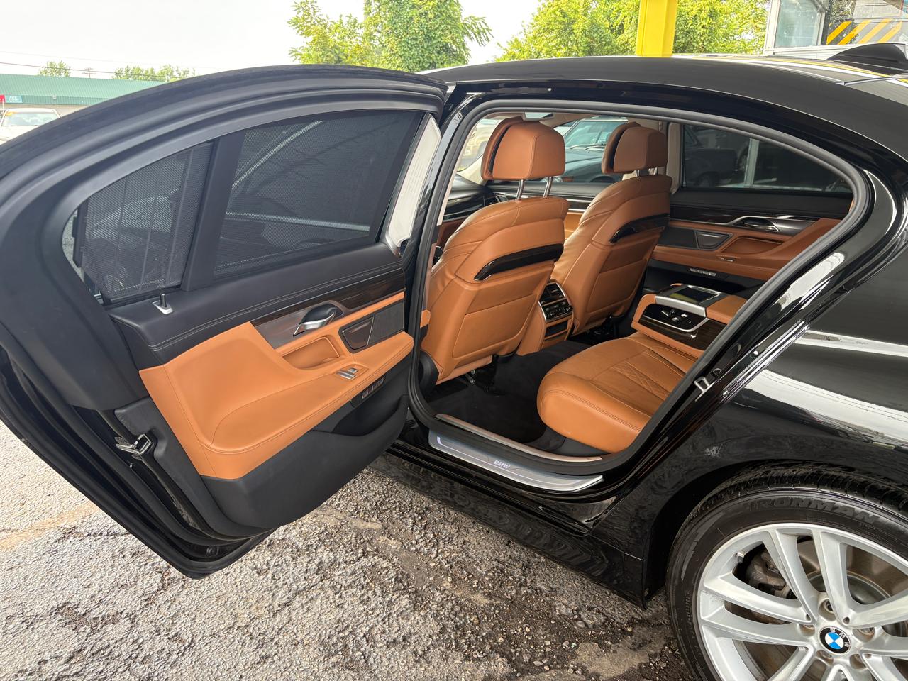 BMW 7-Series  2016