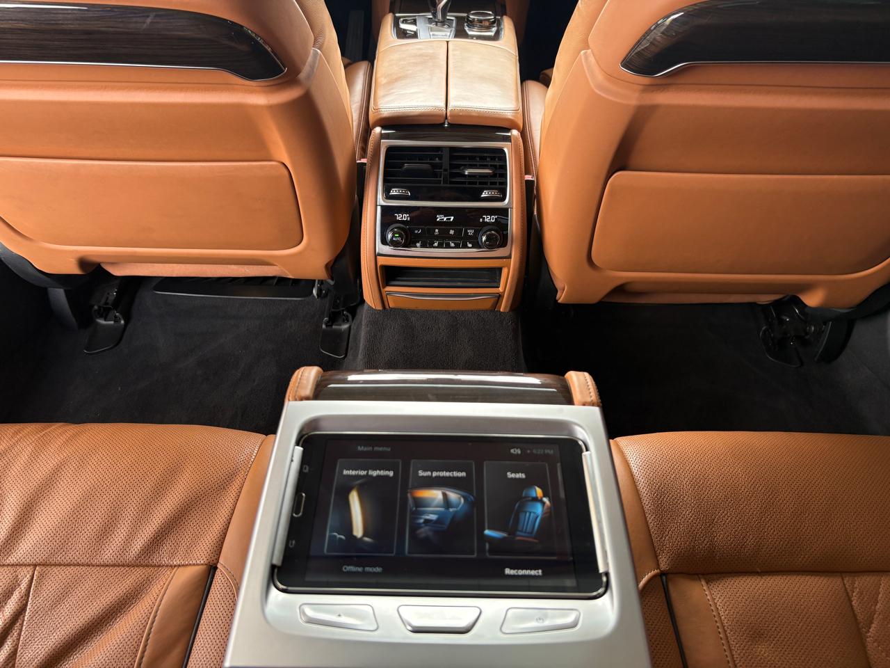 BMW 7-Series  2016