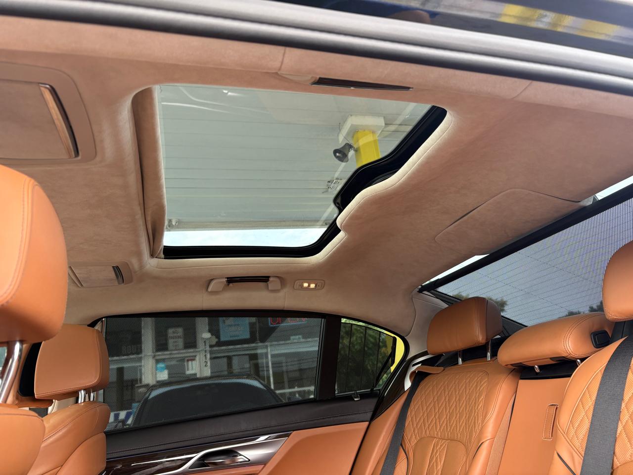 BMW 7-Series  2016