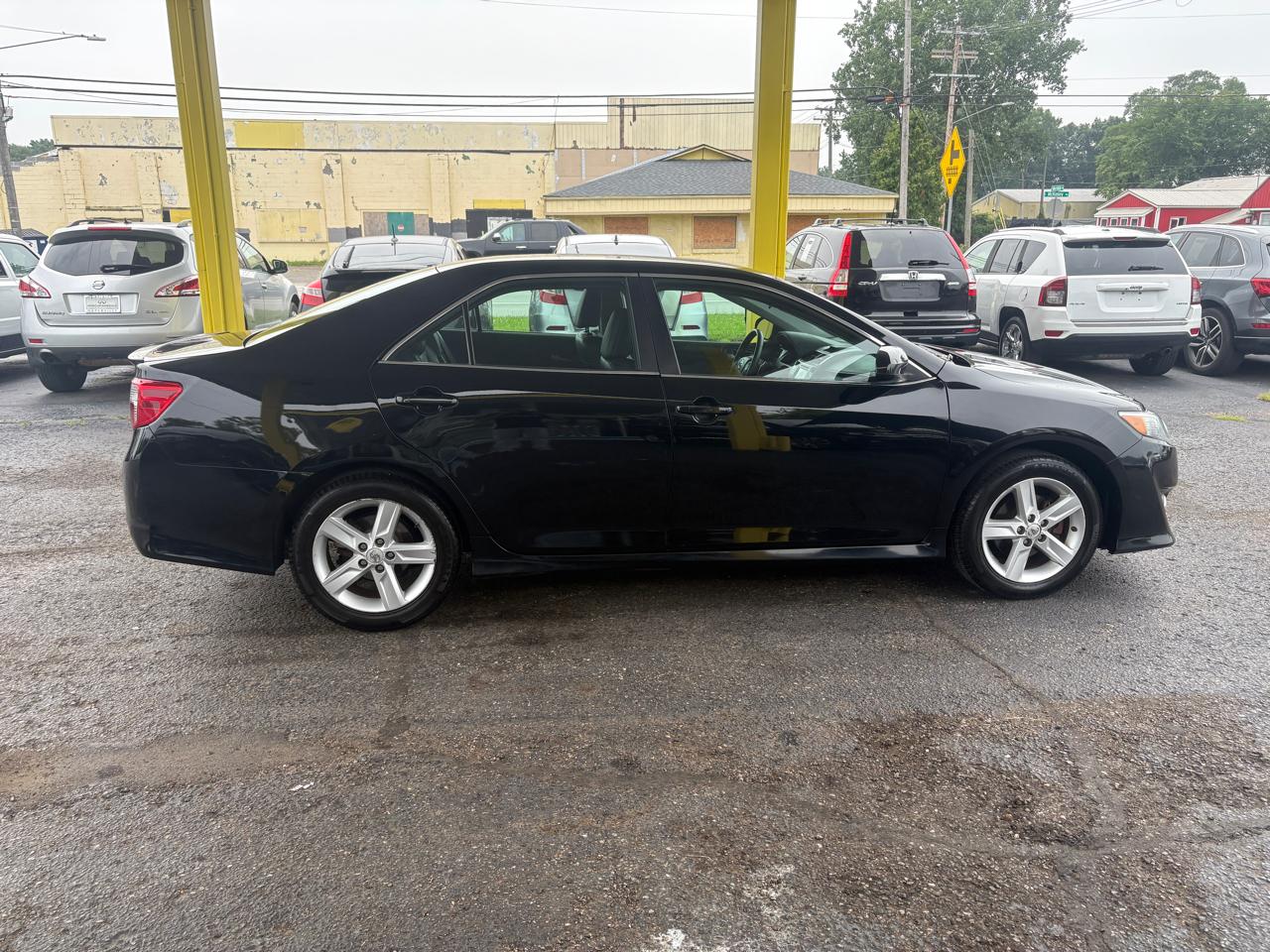 Toyota Camry  2014