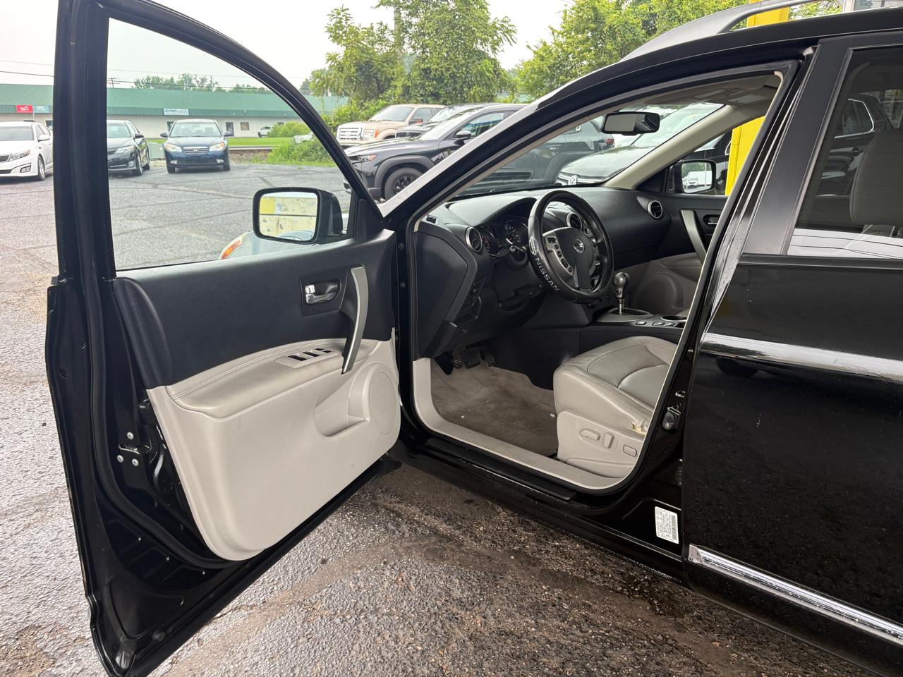 Nissan Rogue  2012
