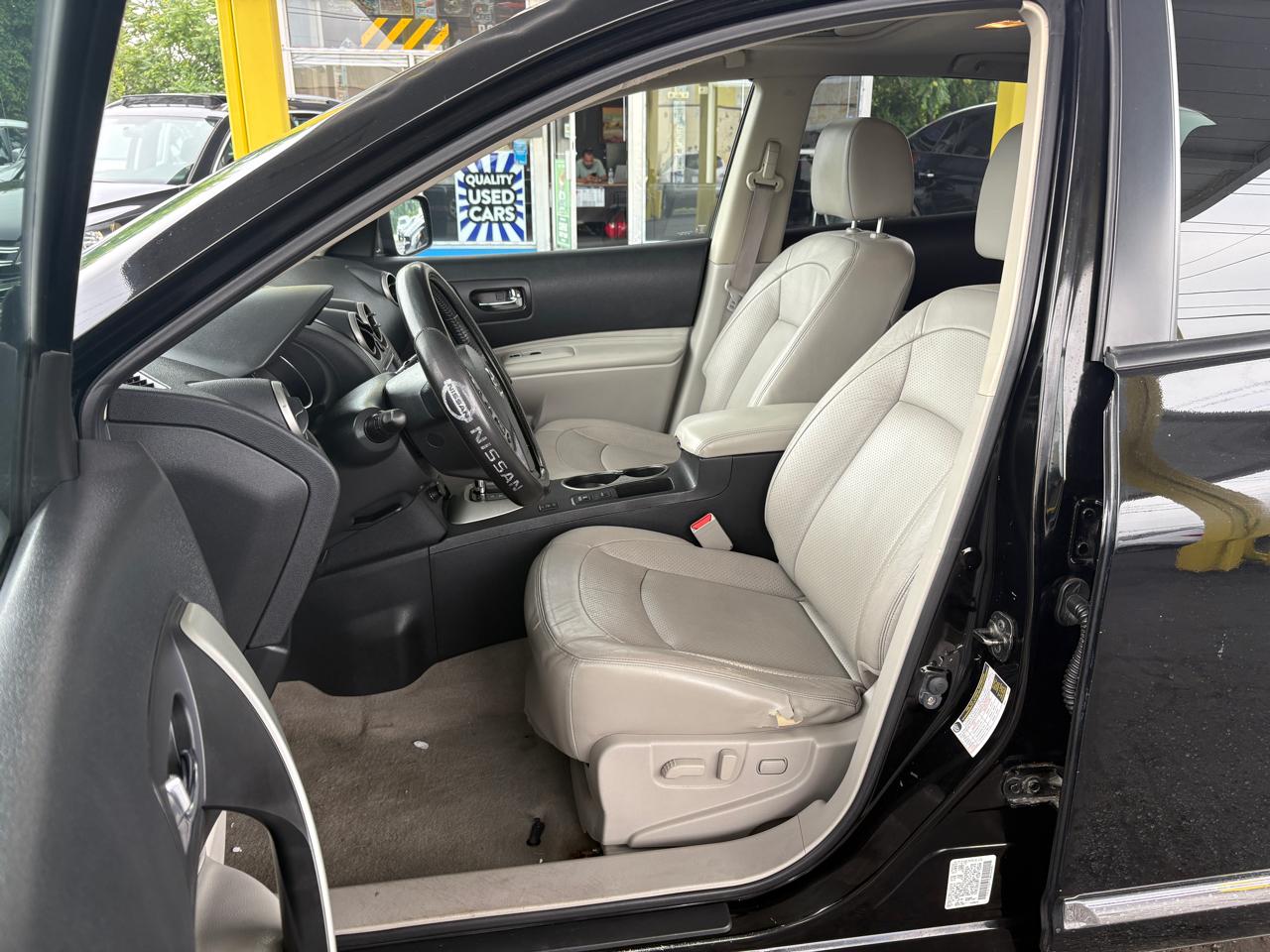 Nissan Rogue  2012