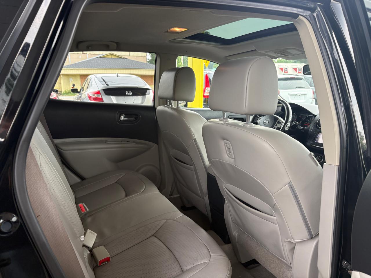 Nissan Rogue  2012
