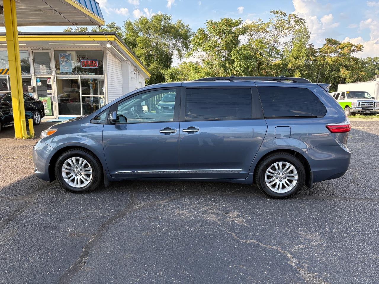 Toyota Sienna  2015