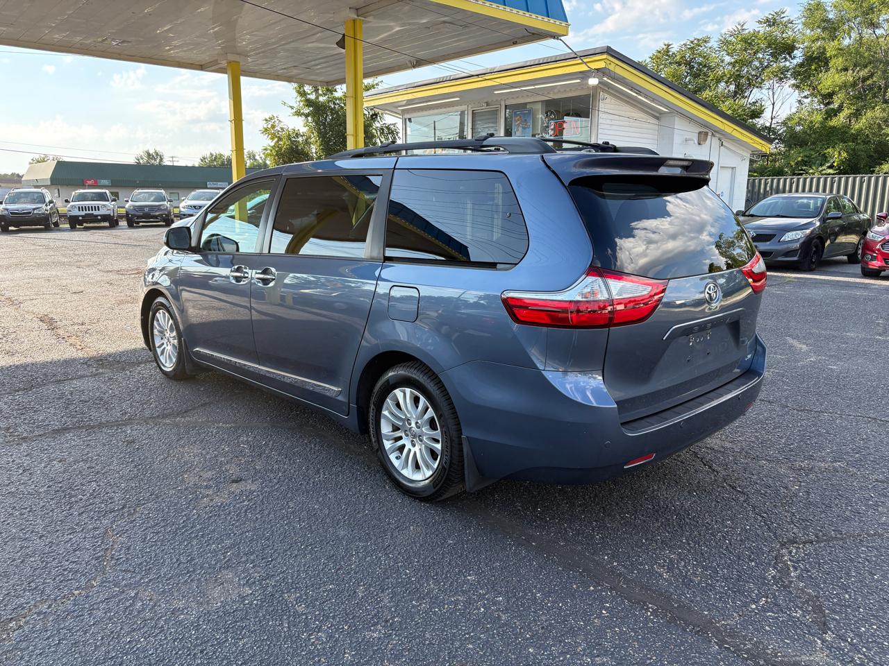 Toyota Sienna  2015