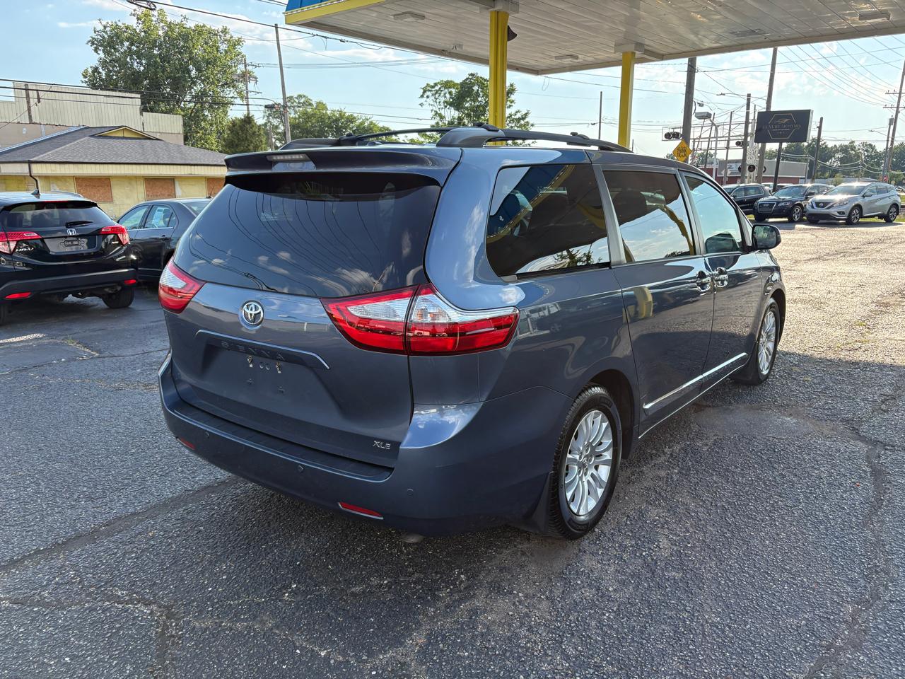 Toyota Sienna  2015