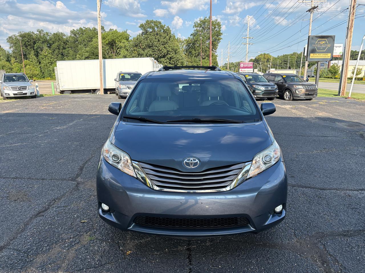 Toyota Sienna  2015