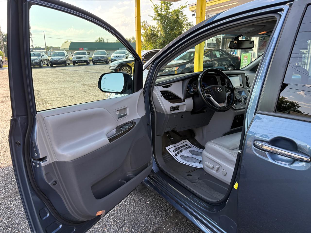 Toyota Sienna  2015