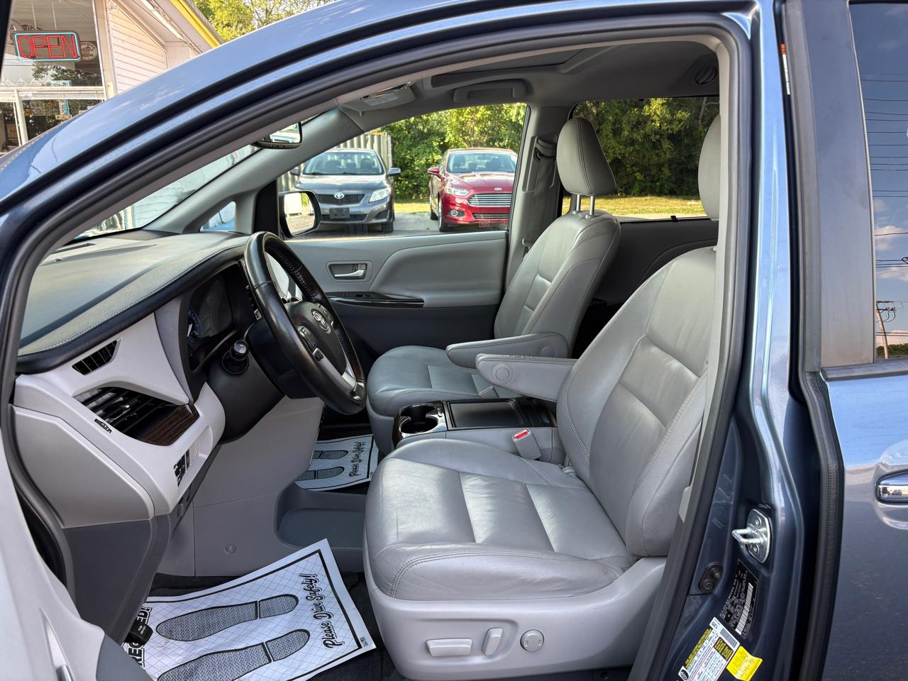 Toyota Sienna  2015