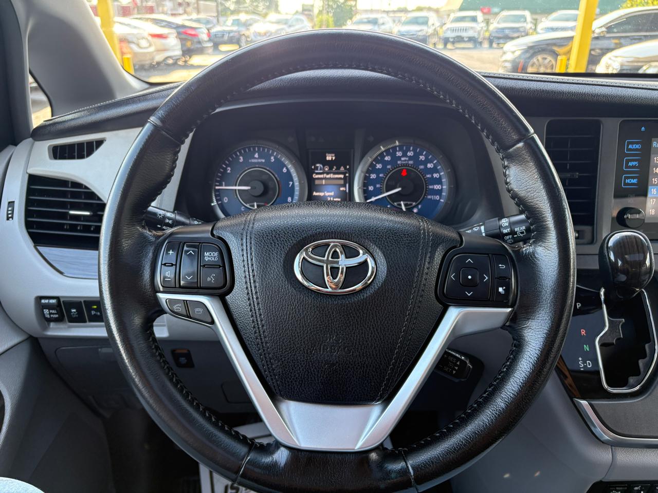 Toyota Sienna  2015