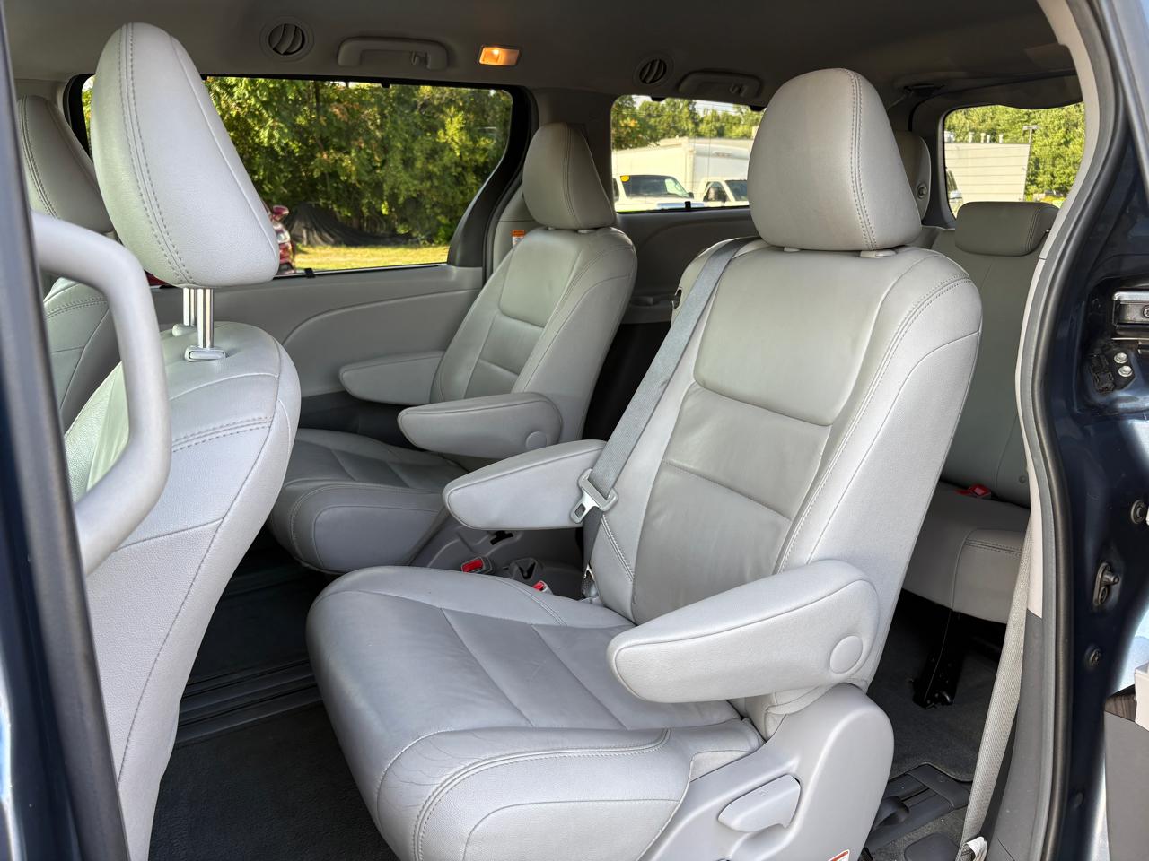 Toyota Sienna  2015
