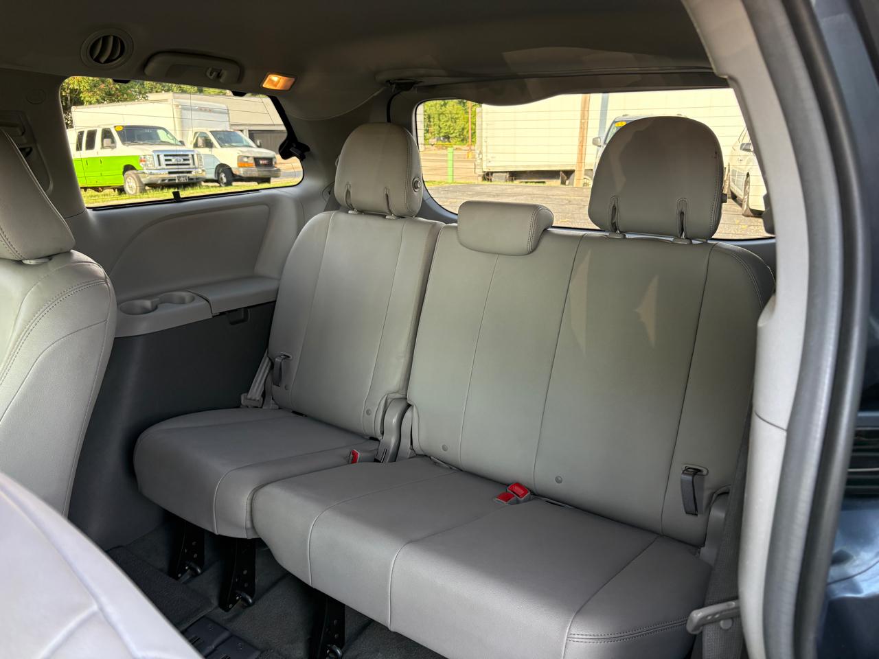 Toyota Sienna  2015