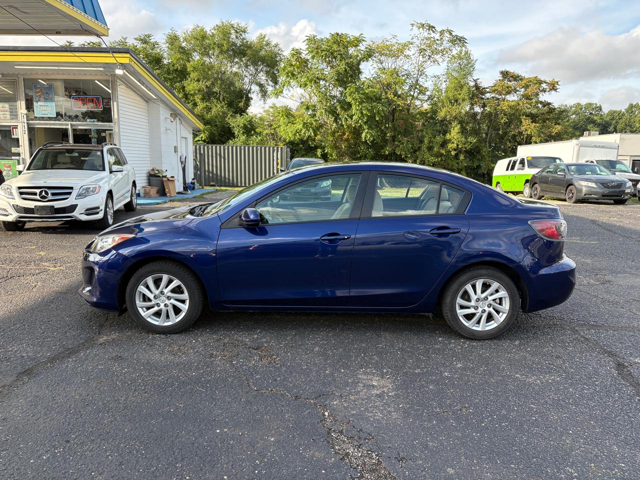 Mazda MAZDA3  2012